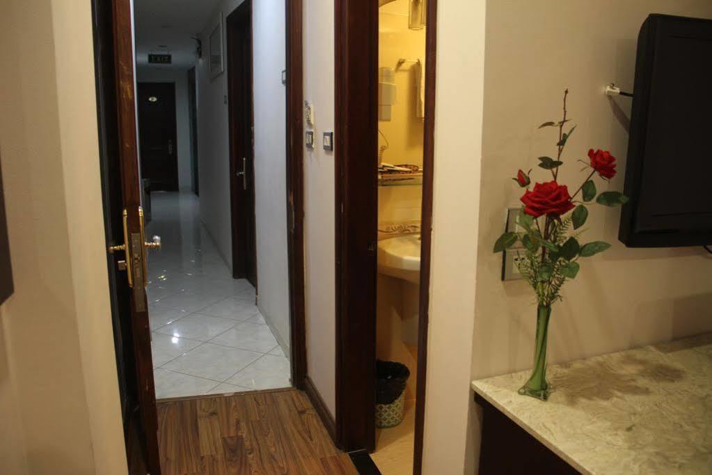 Cristina Center Hotel & Spa Hanoi Bagian luar foto
